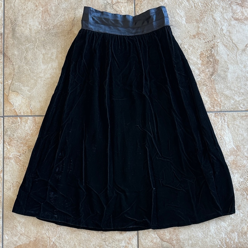 Gunne Sax by Jessica McLintock Elegant Black Velvet Skirt 1980s midi
